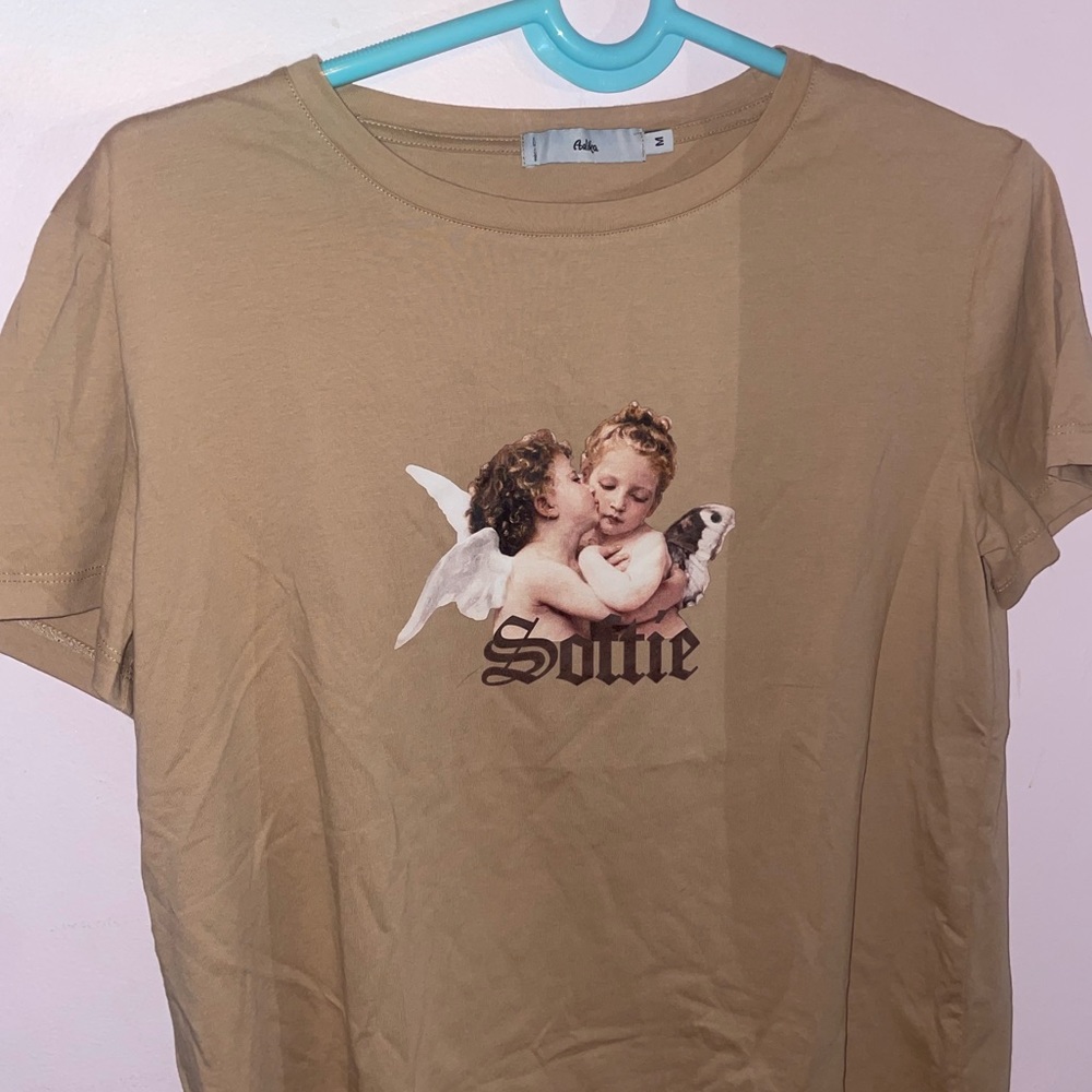 adika graphic tee